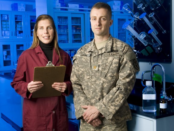 Maj. Aaron Crombie, Ph.D., and Holly McClung, research dietitian